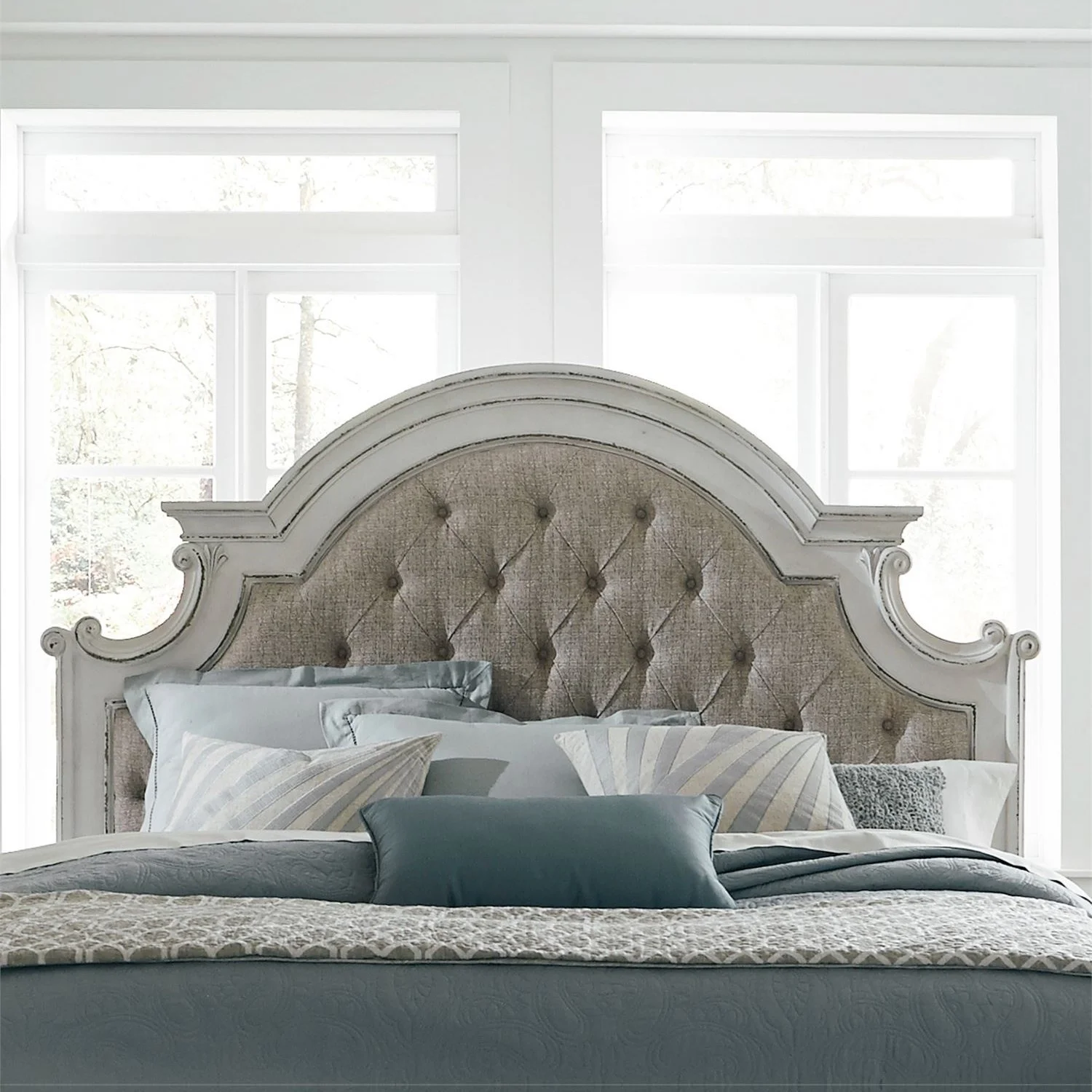 Кровать Balthazar King Upholstered Bed